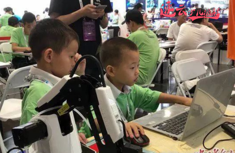 济南机器人编程：2岁玩积木，4岁学编程！这样的孩子如何教育？~山东机器人编程~机器人编程(图4)