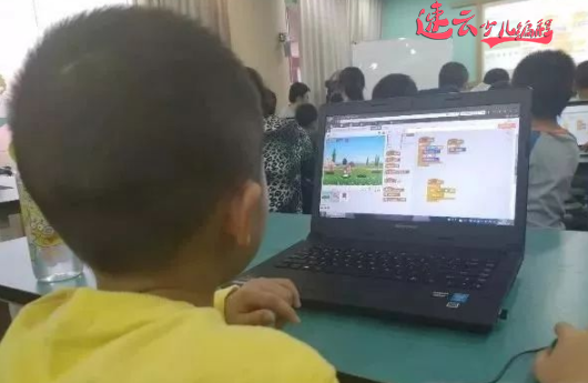 济南少儿编程：解读机器人编程和少儿编程是一种吗？~(图2)