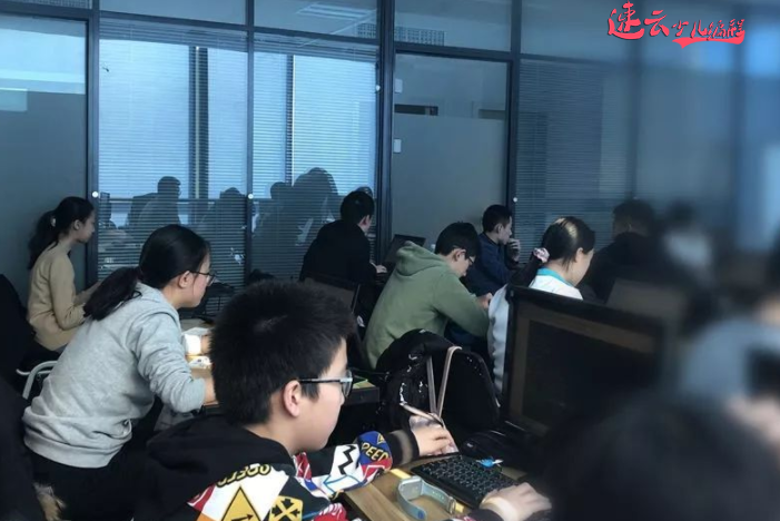 无人机编程:为什么越来越多的家长开始重视孩子学习编程教育!~济南无人机编程~山东无人机编程(图4) 无人机编程:为什么越来越多的家长开始重视孩子学习编程教育!~济南无人机编程~山东无人机编程(图4)